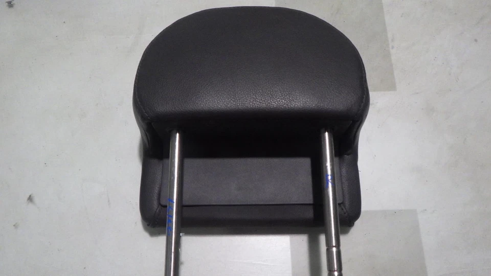 Encosto de cabeça 09 Volkswagen Golf GTI    - Imagem 2 de 4