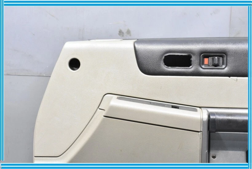 2005 - 2007 HUMMER H2 前右乘客侧室内门板装饰原始设备制造商  — 第 3/4 张图片