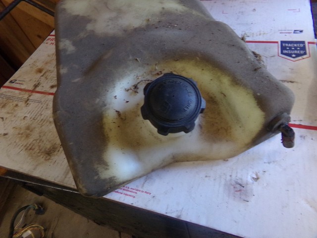 John Deere LA105 LA110 LA115 LA125 LA135 L110 L120 L130 Gas Fuel Tank