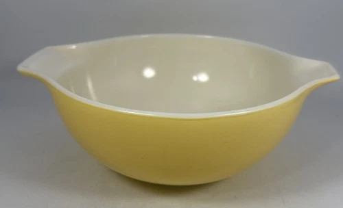 Vintage #443 Pyrex Yellow Cinderella Nesting Mixing Bowl  2 1/2 QT. PYREX Used