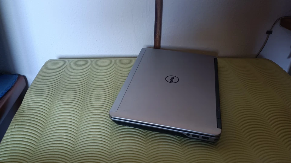 Dell Latitude E6440 · i5-4300U · 8GB · 128GB, foto 3 di 5