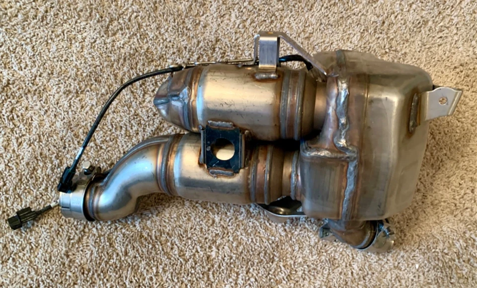 DUCATI MULTISTRADA V4 RS EXHAUST PRE SILENCER MID PIPE 57316011A NEVER USED. - Image 3 of 4