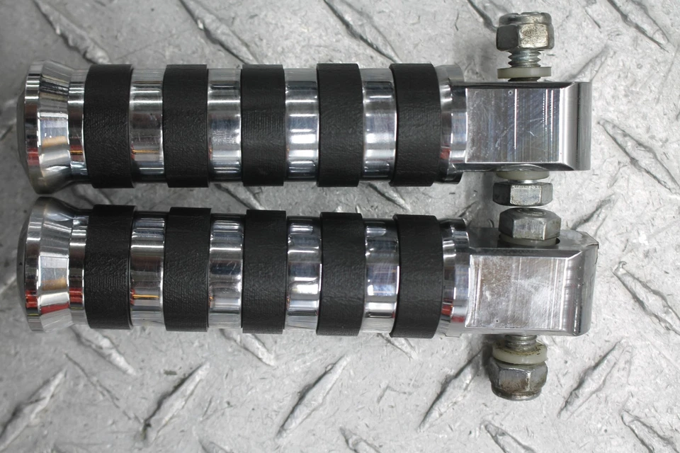 Kawasaki Vulcan 800 VN800A 1995 reposapiés delanteros clavijas juego de peldaños par Foto 2 de 4