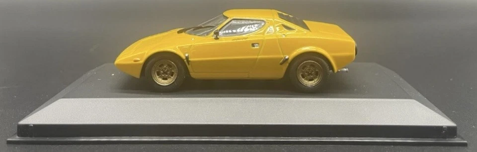 Minichamps 1/43 Lancia Stratos 1972-78 желтый 430125020 - Изображение 2 из 4
