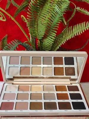 NATASHA DENONA Eye Sculpt Texture & Tone Eyeshadow Palette 