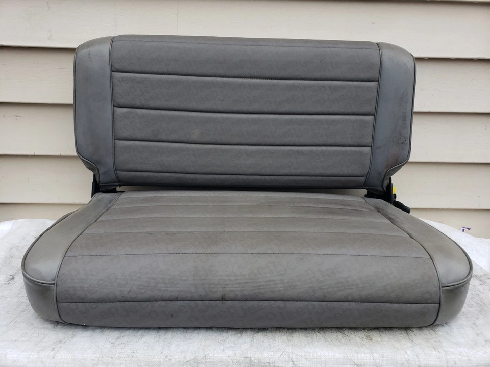 Asiento trasero plegable Jeep Wrangler YJ Laredo patrón logotipo 87-95 OEM Foto 3 de 4