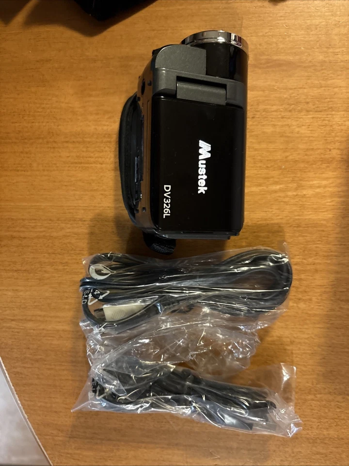 Mustek DV326L Digital Video Camera 6-in-1 Multi-Functional Camera Camcorder Kit - Image 3 of 4