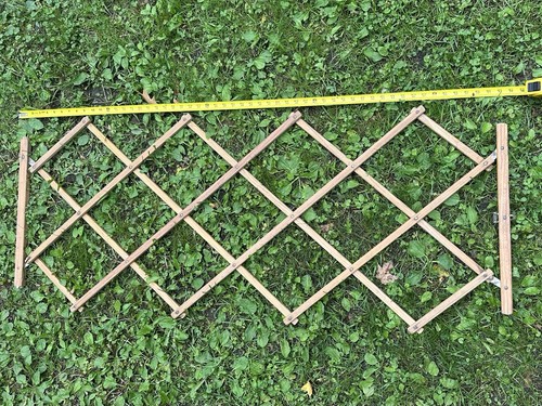Very Old VTG Expandable Gate Wooden Wood Pet Baby Accordian Expands 4 FT Plus