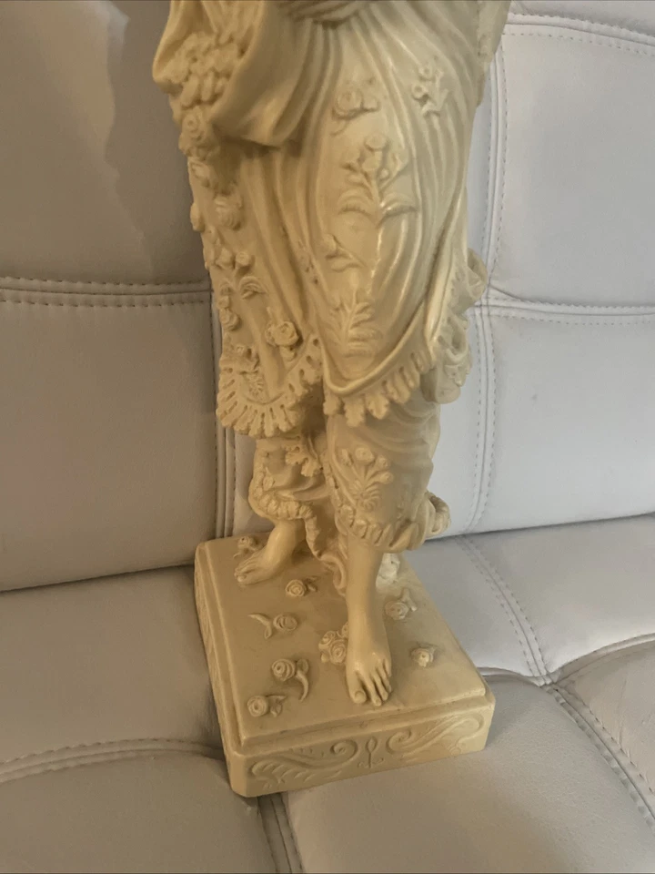 Vintage 19” Italian Resin Statue Woman Flowers Greek - Изображение 3 из 4