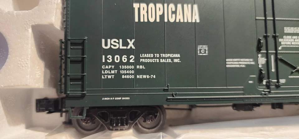 Atlas O Scale Evans 53' Double Plug Door Box Car Tropicana #13062 (3-Rail) - Image 2 of 4
