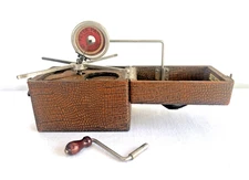 ORIGINAL Antique Peter Pan Gramophone Portable Disc Phonograph *PARTS/REPAIR*