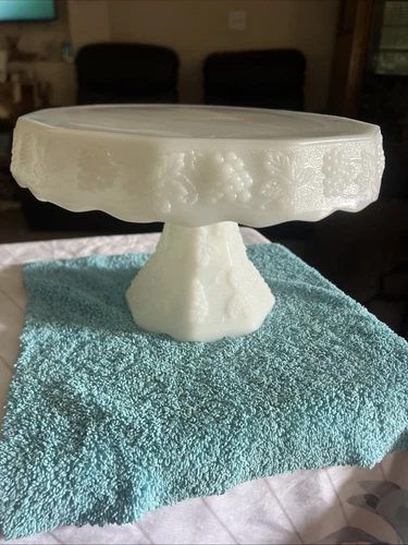 Anchor Hocking Milk Glass Round Cake Stand Vintage Pattern Grape Clusters