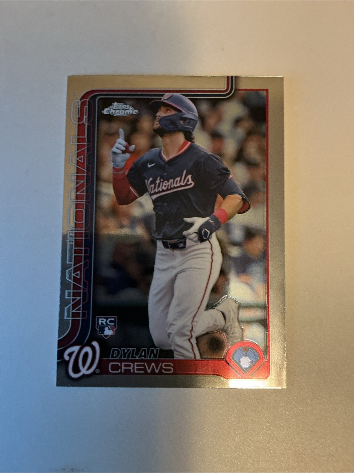 🪶DYLAN CREWS 2025 Topps Series 1 ROOKIE RAINBOW HOLO FOIL #74 NATIONALS🔥