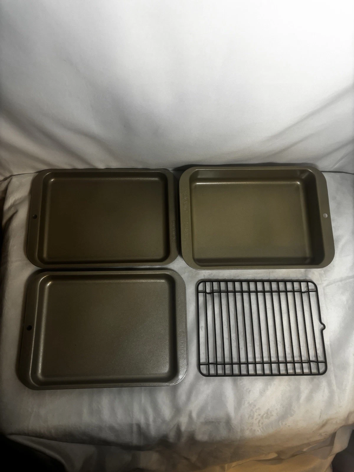 Nordic Ware 4 Pc COMPACT Baking Set 2 Sheet Pans 1 Cake Pan & 1 Rack Toastr Ovn
Opens in a new windo