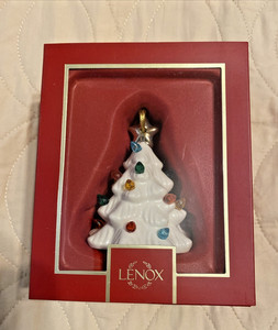 LENOX WHITE TREASURED TRADITIONS LIT CHRISTMAS TREE Ornament NEW w/box 3.75"