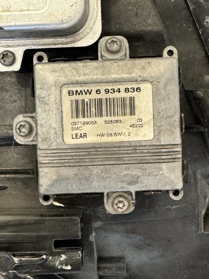 Faro pasajero derecho OEM BMW 530i 525i 545i 550i (2004-2007 E60)  Foto 4 de 4