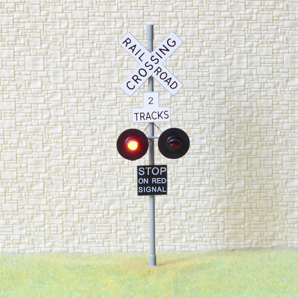 2 x O scale railroad crossing signals 2 heads + 1 x circuit board flasher #GR2 - Image 4 of 4