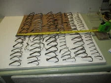 VINTAGE TUNA LURES ** 100 DOUBLE HOOKS ****************