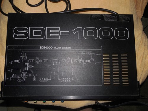 ROLAND SDE 1000 DIGITAL DELAY (Vintage) - Excellent condition, Battery Replaced - Picture 3 of 4