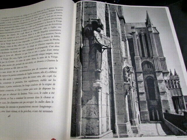Grand in-folio: CHARTRES. Musée des grandes architectures. proche du neuf - Photo 3/4