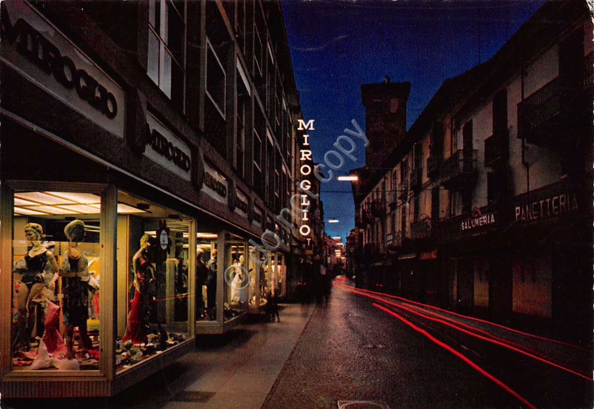 Cartolina Alba Via V. Emanuele notturno Miroglio 1979