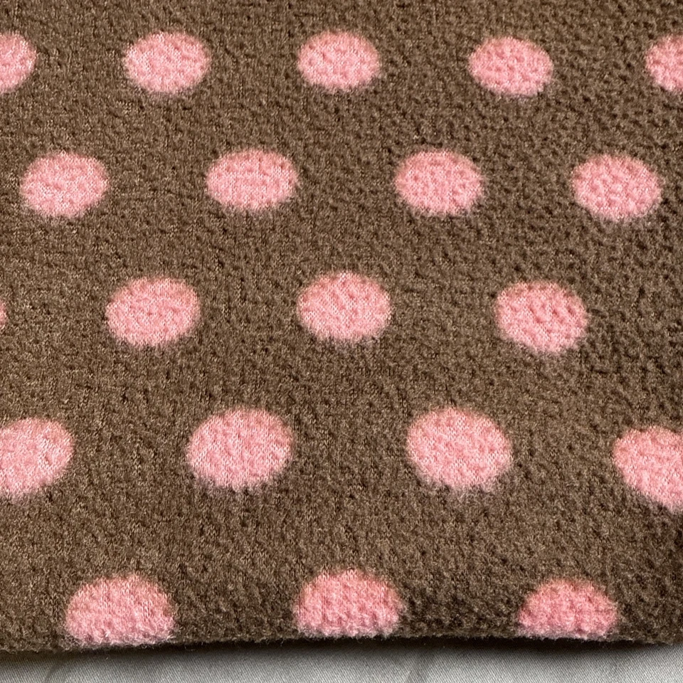 Manta 60x44 marrón con lunares rosas. Usado, suave Foto 2 de 4