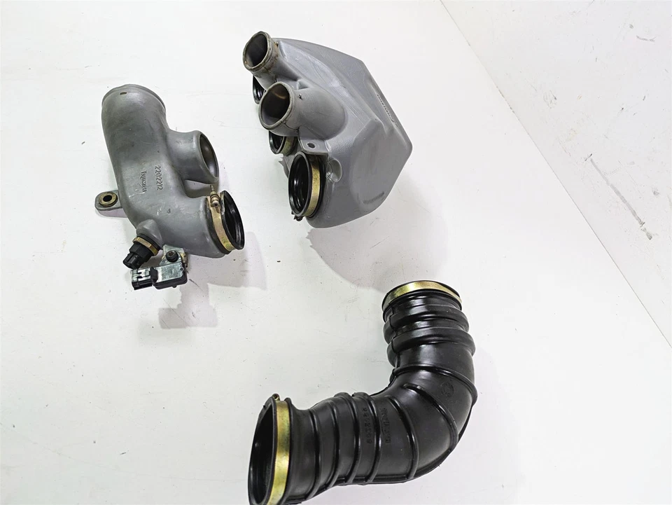 Juego de 3 tubos respiradores de filtro de caja de aire Triumph Rocket 2006 - leer T2202210 T2202212 Foto 3 de 4