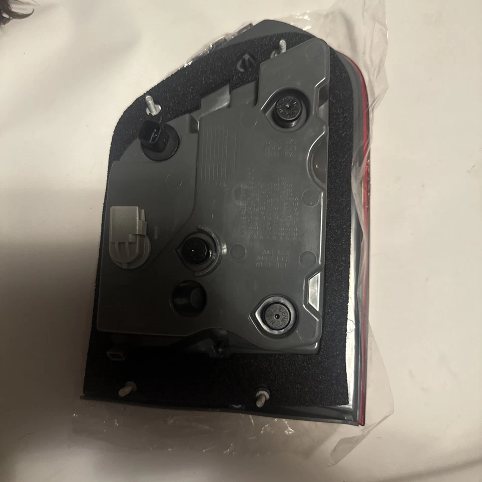 Luz trasera izquierda maletero Jeep Grand Cherokee 2015-2016 OEM 68289999AB Foto 2 de 4