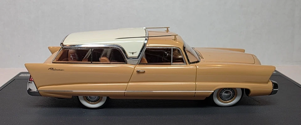Matrix 1:43 1956 Chrysler Plainsman Concept Wagon Palomino Beige/White VERY COOL - Image 3 of 4