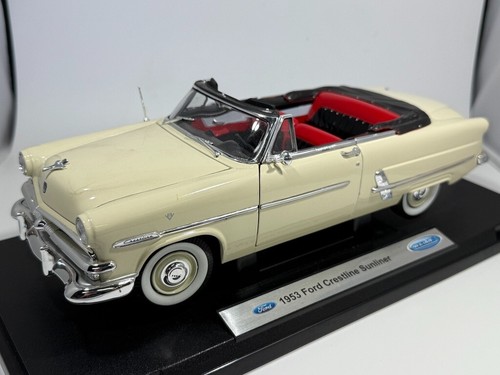1/18 Welly 1953 Ford Crestline Sunliner White/Red Rare Version Nice! 12525CW - Picture 3 of 13