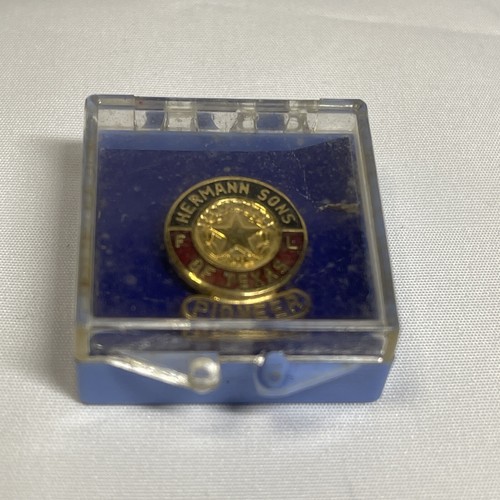 Hermann Sons of Texas F L Fraternal PIONEER Pin Award Star Center - Picture 2 of 4