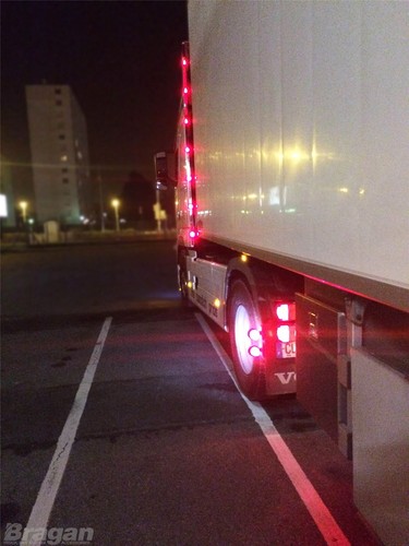 Kit de tiras de viento perimetral + LED para Volvo FH Series 2 y 3 Globetrotter XL - Imagen 9 de 12