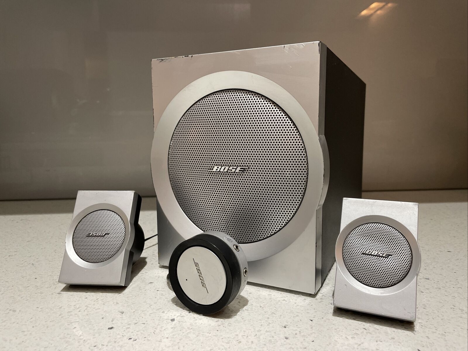 Bose Companion 3 Series Multimedia Speaker Subwoofer + Speakers And Pod  Contr