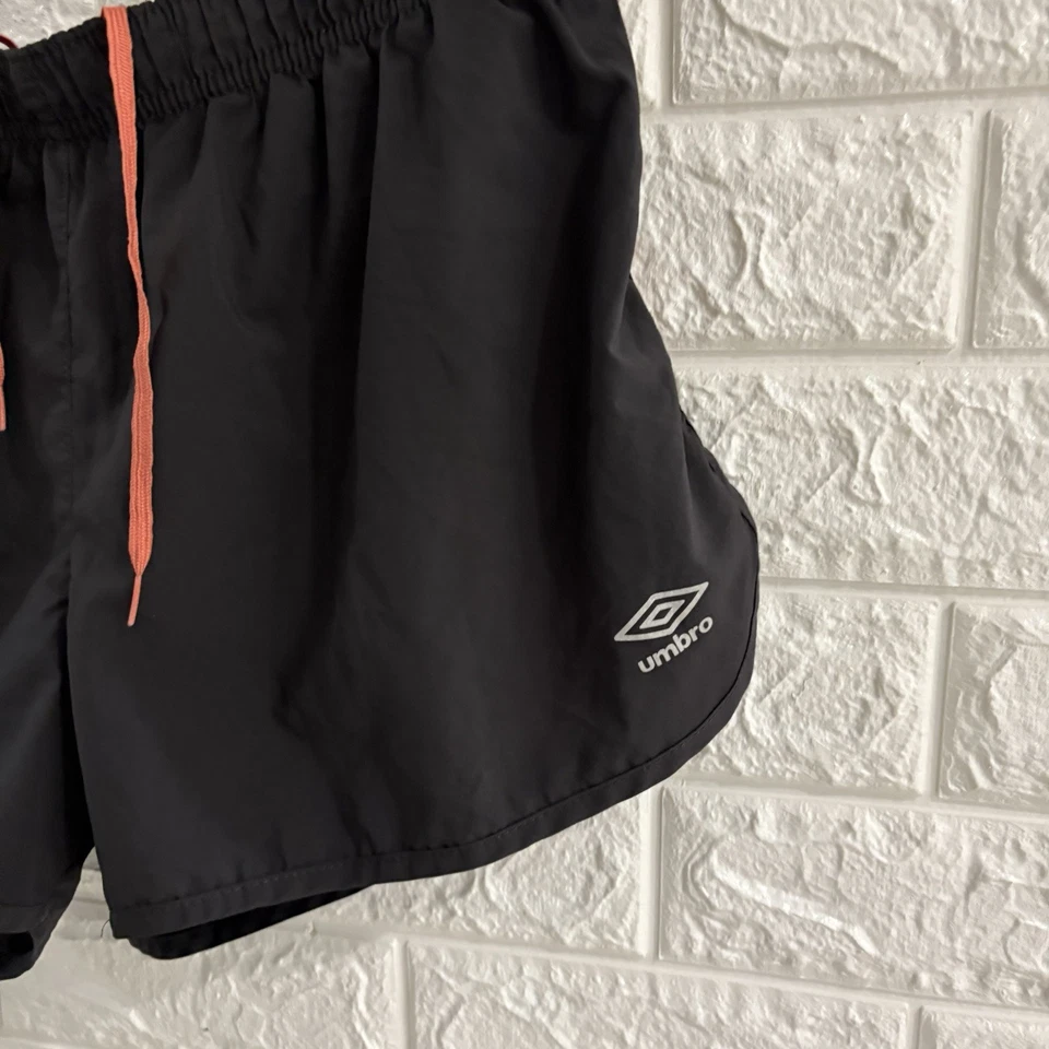 Pantalones Cortos Umbro Mujer Talla Grande Gris Oscuro Rosa Cordón Voleibol Gimnasio Fútbol Foto 2 de 4