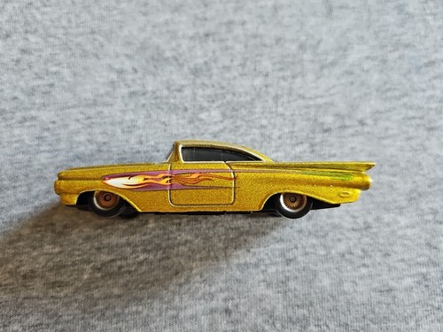 2009 Disney Cars Race-O-Rama Lenticulars YELLOW RAMONE #12 Loose FIXED EYES - Picture 9 of 9