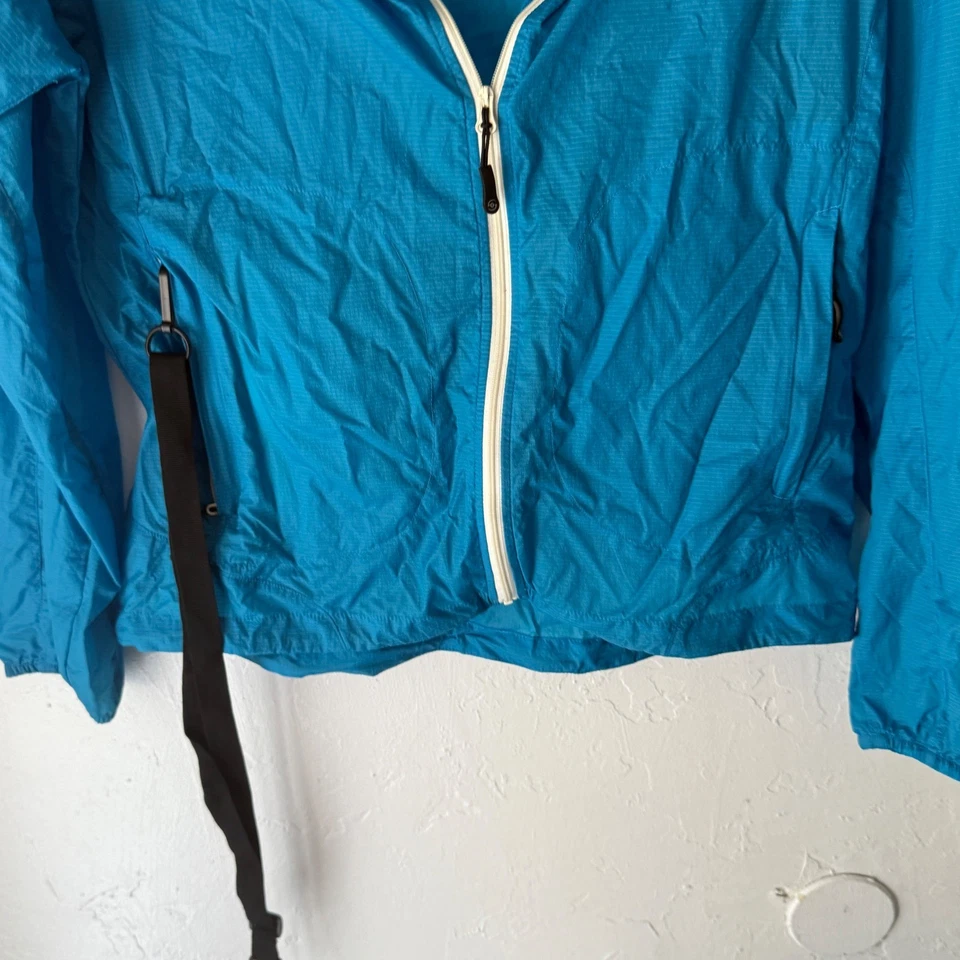 Chaqueta cortavientos ligera con capucha Loki azul ropa deportiva talla L exterior senderismo Foto 3 de 4