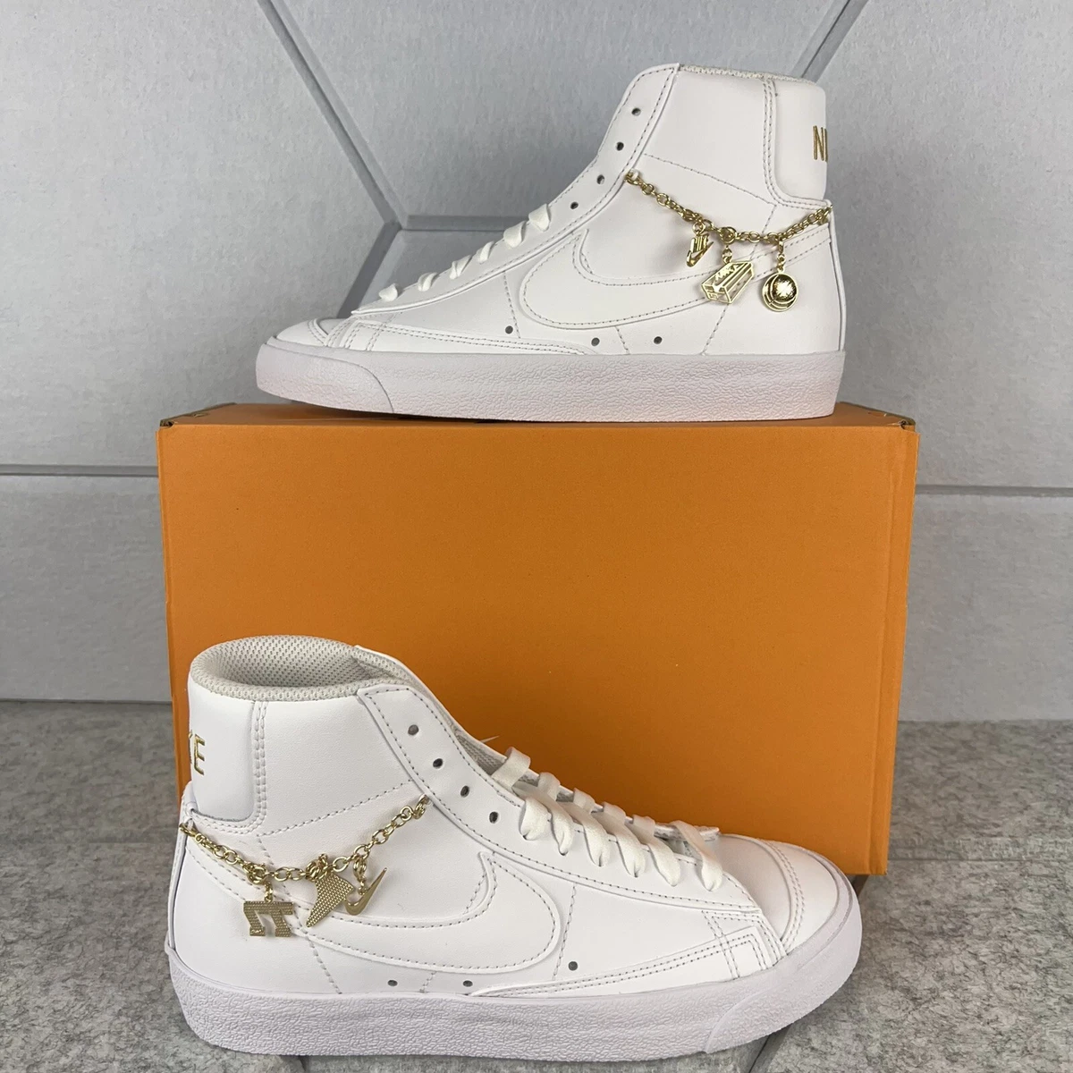 Nike blazer hotsell mid gold