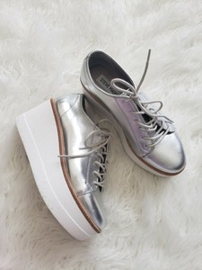 steve madden silver oxfords