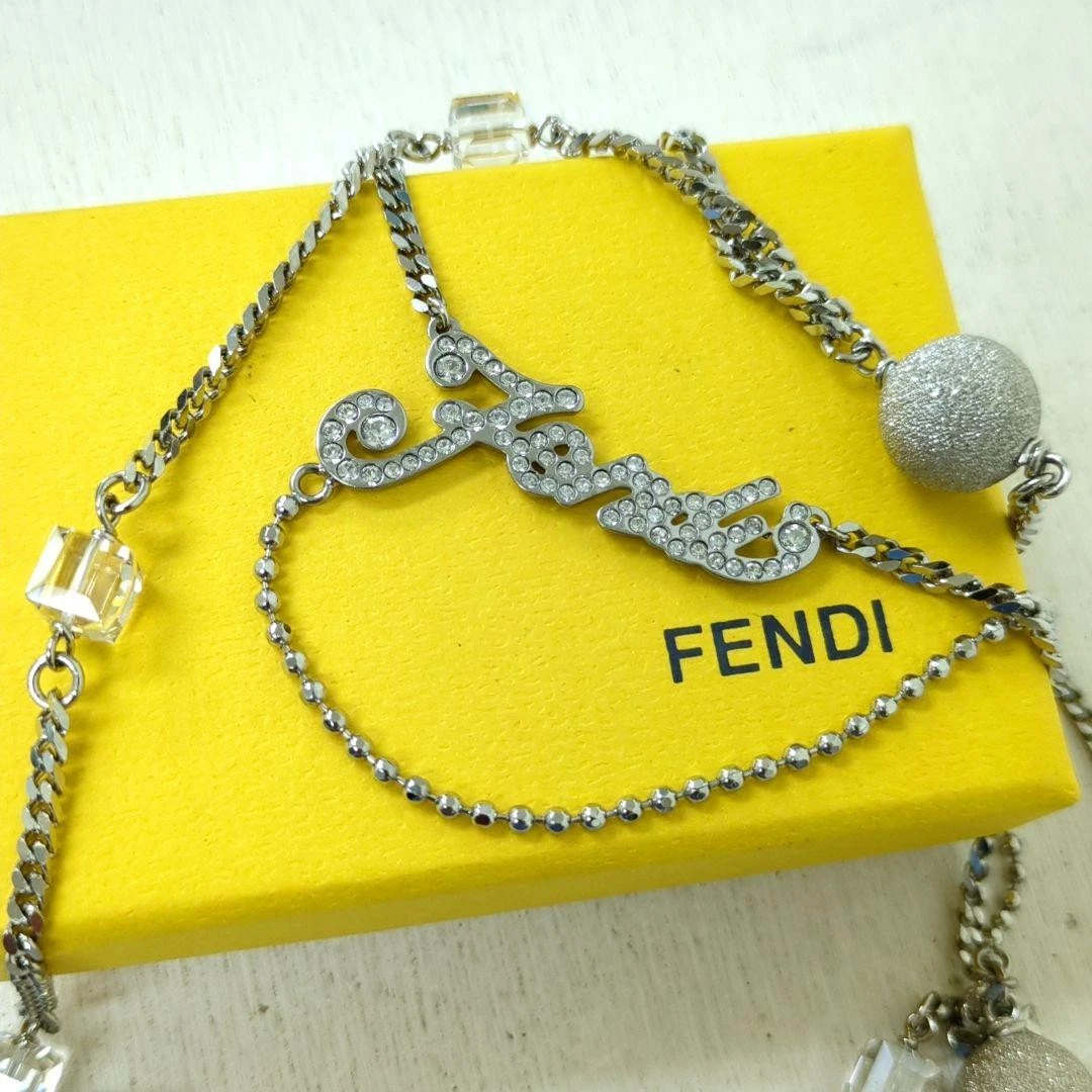 FENDI Collane Ciondoli Cristallo Strass Logo Placca Lungo Argento con Scatola