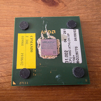 Athlon XP 1700+ - 462 - FSB 266 - 1466 Mhz - AX1700DMT3C - Palomino
