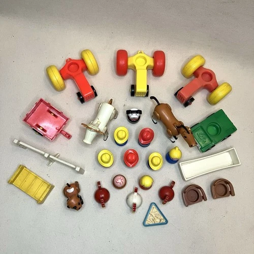 VTG Fisher Price Little People Family Farm Play Set Lot Figures Animals Trackers