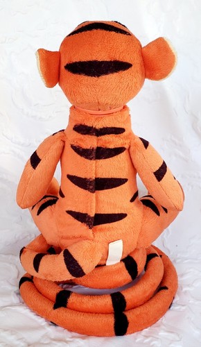 Disney Tigger "Just Play" hüpfendes sprechendes Plüschtier funktioniert 13 Zoll hoch /02 - Bild 8 von 12