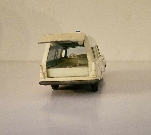 Matchbox King Size No. K-6 Mercedes Benz "Binz" Ambulance - Picture 5 of 8