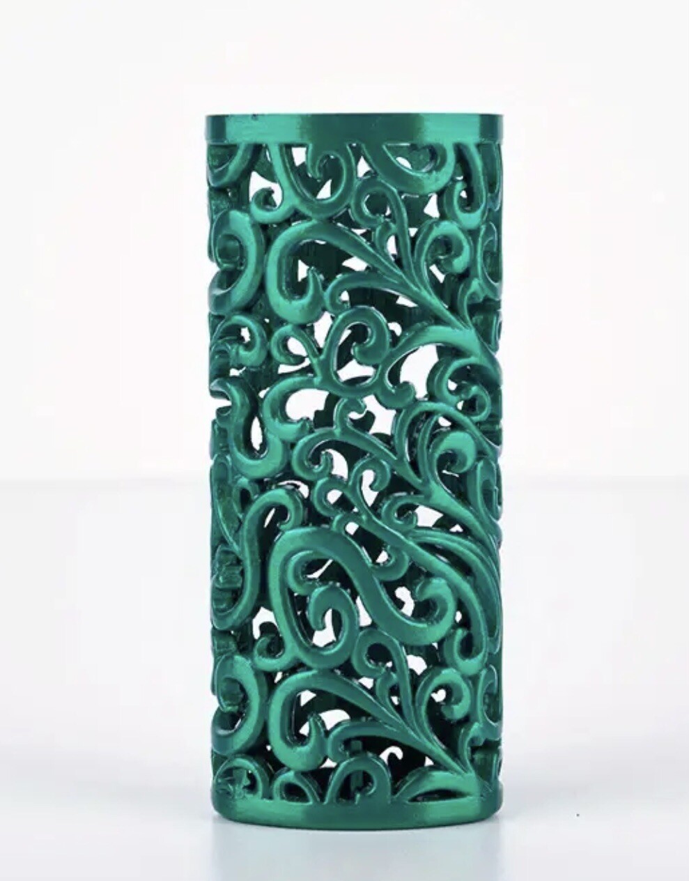 New 1Pc Metal Hollow Pattern Lighter Cover for BIC J6 Lighter  Green