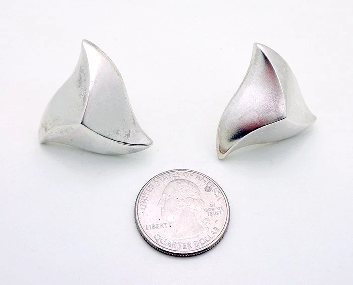 Pendientes traseros Omega laterales Estate Angela Cummings 1987 de plata de ley de 1,25" Foto 2 de 4