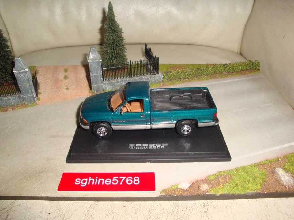 UH Universal Hobbies 1/43 - Dodge Ram II 2500 - ER - Photo 3/4