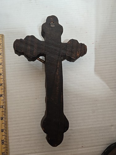 Gesù vintage ottone/bronzo su croce di legno INRI Gesù di Nazareth Re dei Giudei - Foto 9 di 14
