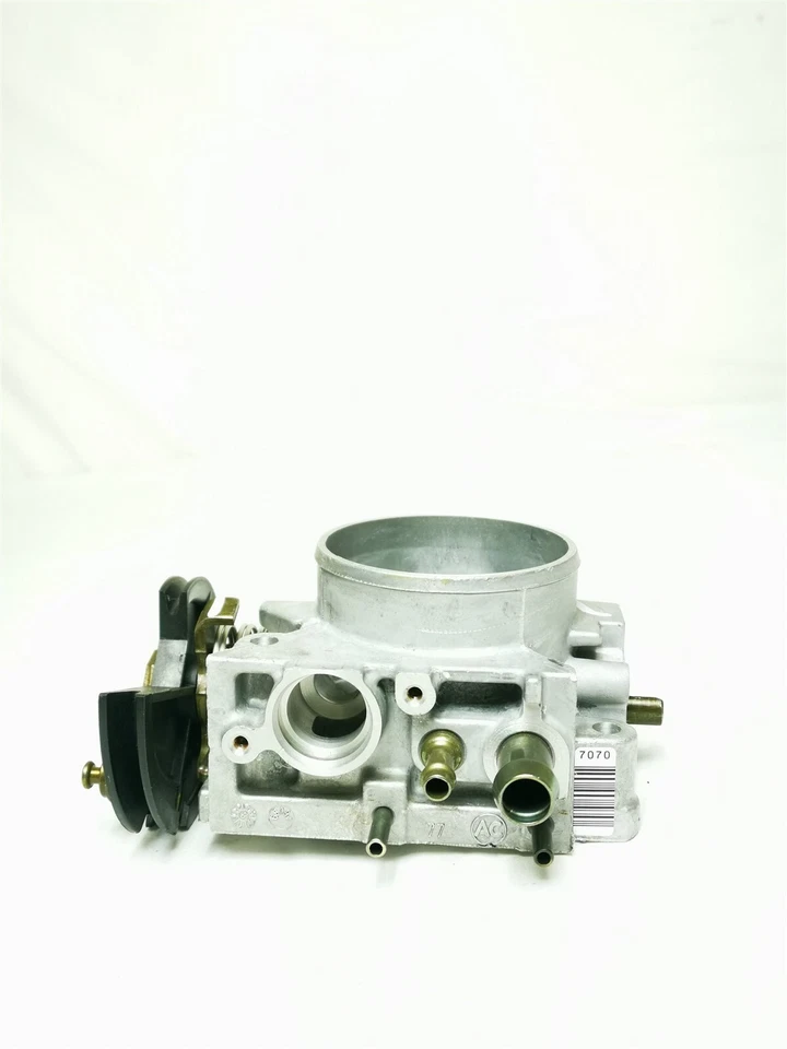 Corpo do acelerador fabricante de equipamento original GM 17113585 1999-2000 S10 Sonoma 4CYL 2,2L - Imagem 3 de 4
