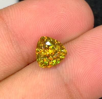 3.34 Ct Natural Full Fire Sphene Titanite Trillion Cut Gemstone For Jewellery