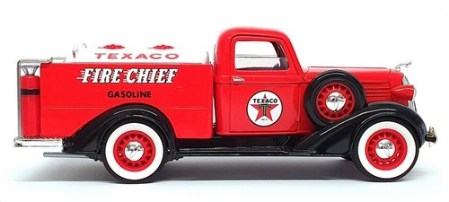Liberty Speccast 1/25 Scale 72060 - 1936 Dodge Fire Chief Tanker "Texaco" - Red - Picture 3 of 5